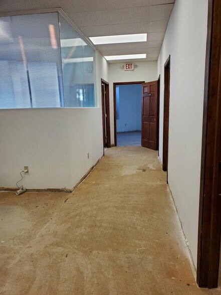 More Photos Of 608 W Lincoln Hwy, Merrillville Office Residential For Lease