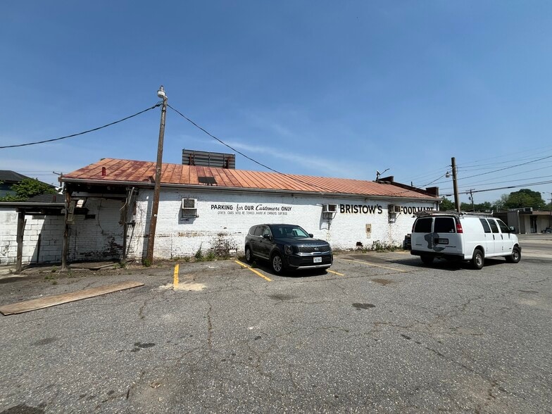 More Photos Of 1105 W Washington St, Petersburg Convenience Store For Sale