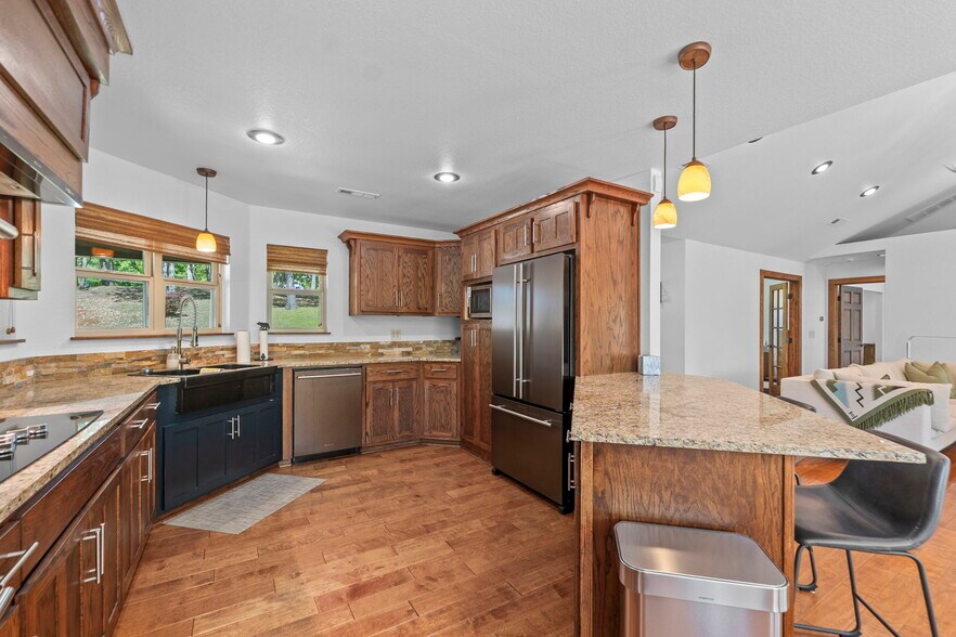 More Photos Of 18649 & 18645 Saddle Shop Ln, Springdale Lodge Meeting Hall For Sale