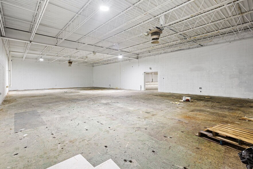More Photos Of 8674 PA-61, Coal Township General Retail For Sale