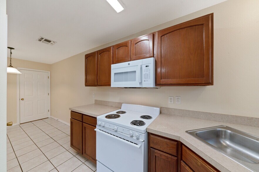 More Photos Of 414 Cupples Rd, San Antonio Apartments For Sale