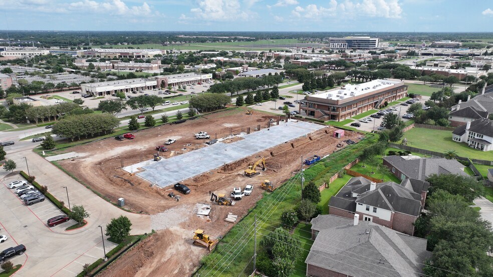 More Photos Of 13326 University Blvd, Sugar Land Storefront For Lease