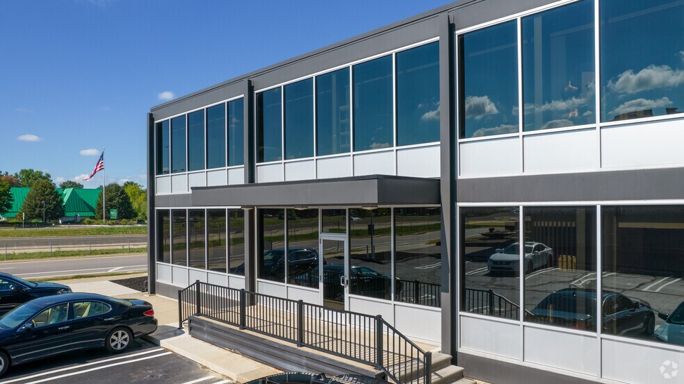 More Photos Of 24500 Northwestern Hwy, Southfield Office For Lease