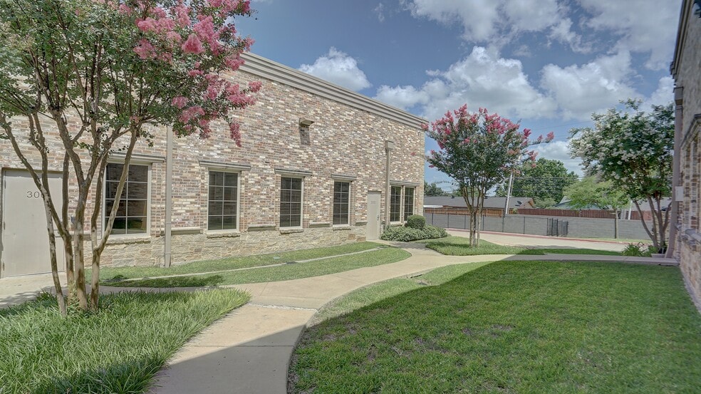 More Photos Of 3230 Interstate 30, Mesquite Medical For Lease