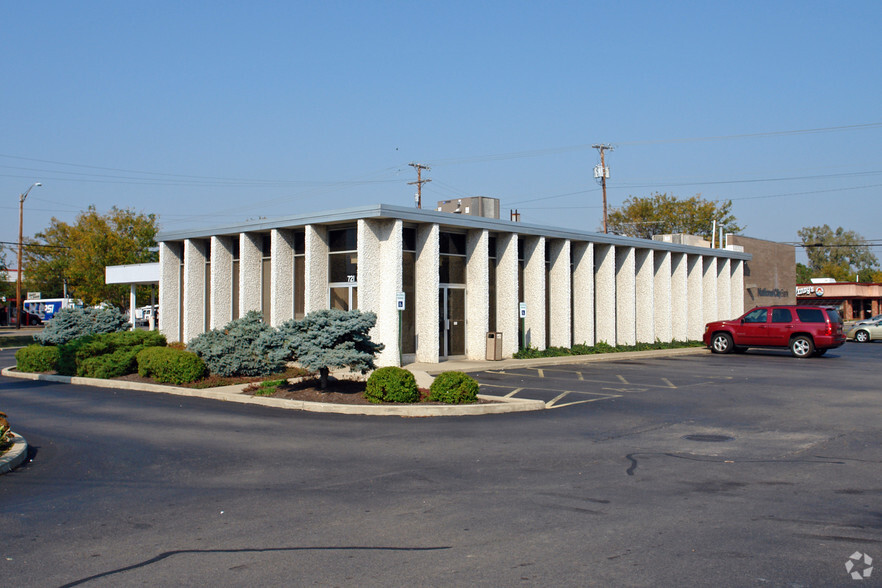 Primary Photo Of 721 E Dixie Dr, Dayton Bank For Lease