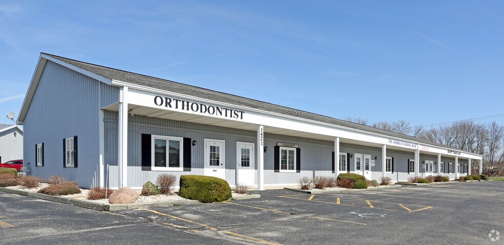 Primary Photo Of 1421 Racine St, Delavan Office For Lease