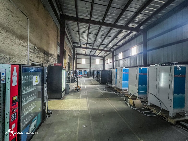 More Photos Of 121 Bells Ferry Ln, Marietta Distribution For Lease