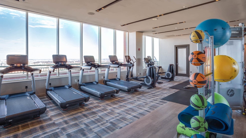 More Photos Of 901 N Nelson St, Arlington Apartments For Lease