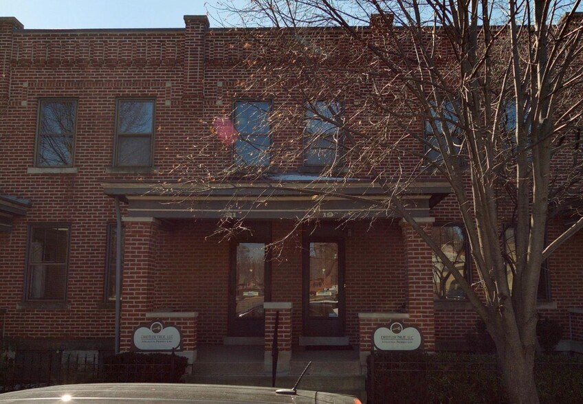 More Photos Of 19 E Kossuth St, Columbus Office Residential For Sale