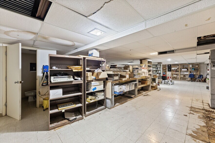 More Photos Of 202 S 9th St, Humboldt General Retail For Sale