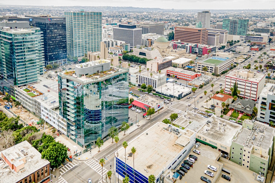 More Photos Of 3680 W 6th St, Los Angeles Restaurant For Sale