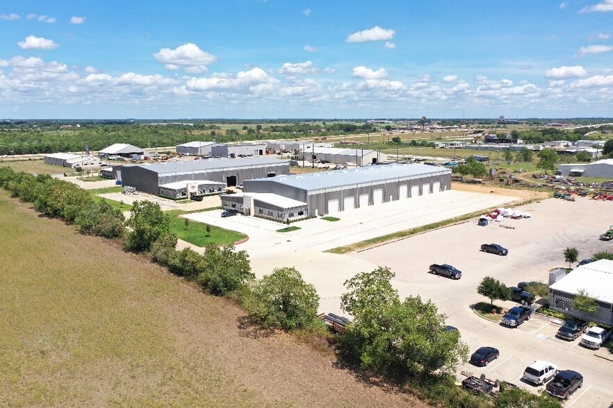More Photos Of 41291 Park 290 Dr, Waller Warehouse For Lease
