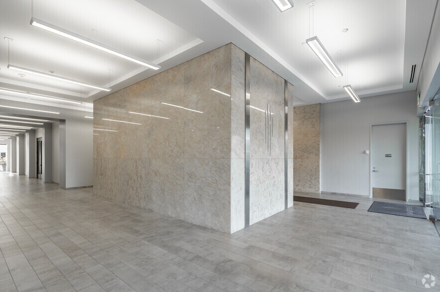 More Photos Of 201 E Sandpointe Ave, Santa Ana Office For Lease