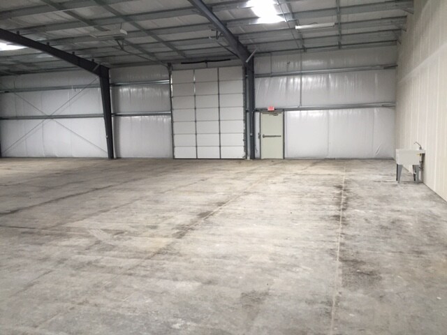 More Photos Of 405 Enterprise St, Longview Warehouse For Sale