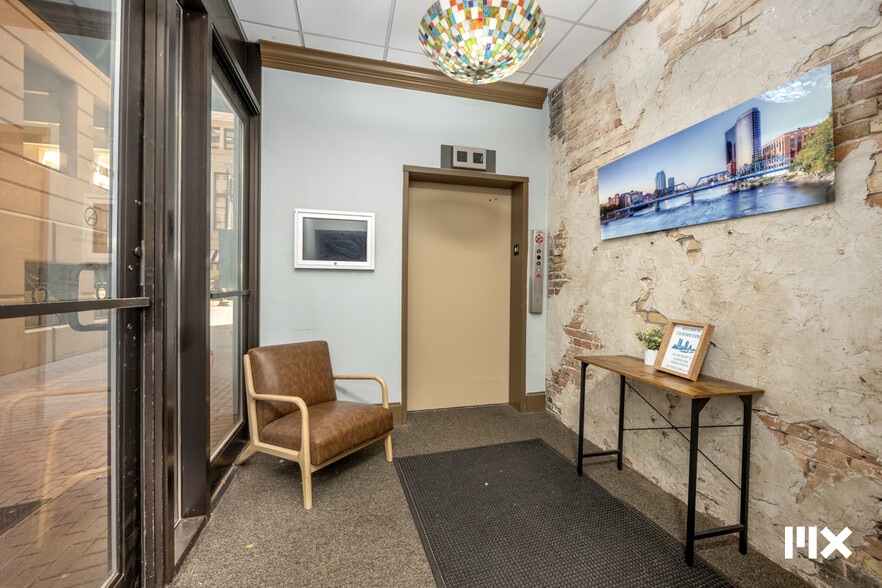 More Photos Of 139 Pearl St NW, Grand Rapids Multifamily For Sale