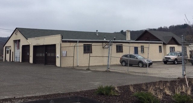 More Photos Of 24 E Aurora St, Waterbury Showroom For Sale