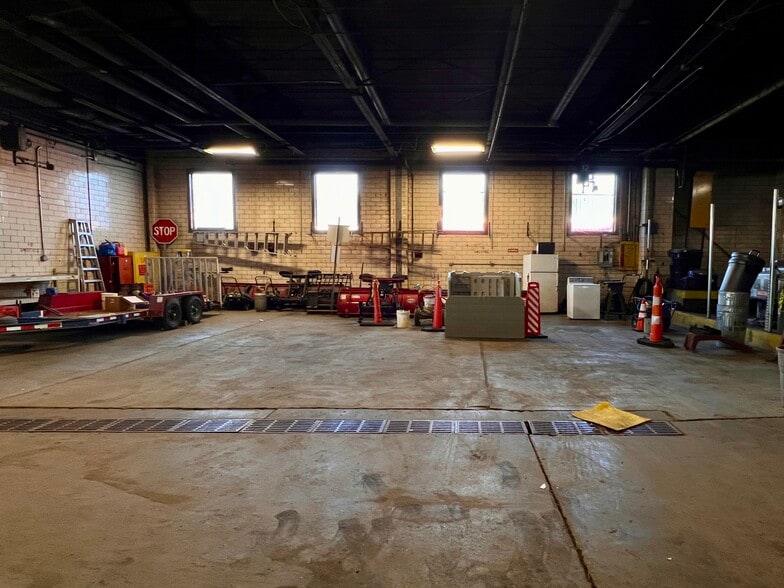 More Photos Of 1700 Island Ave, Pittsburgh Warehouse For Lease