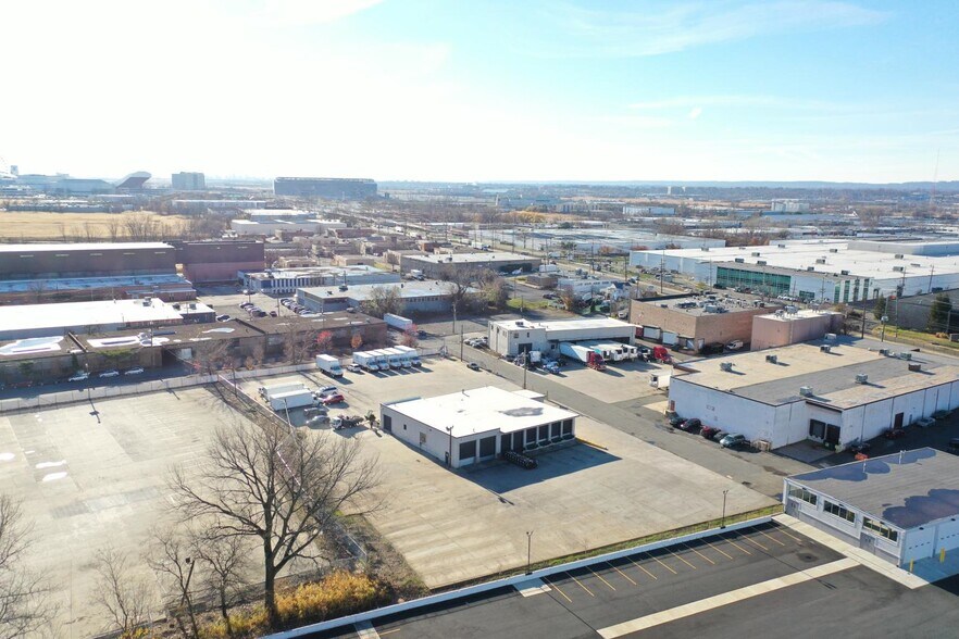 Primary Photo Of B St, Carlstadt Truck Terminal For Lease