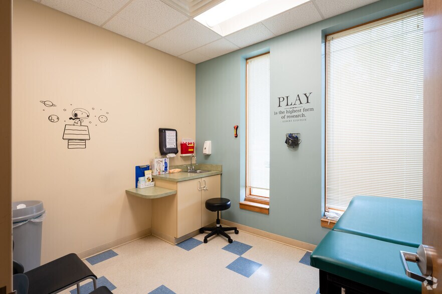 More Photos Of 2733 Wehrle Dr, Buffalo Medical For Lease