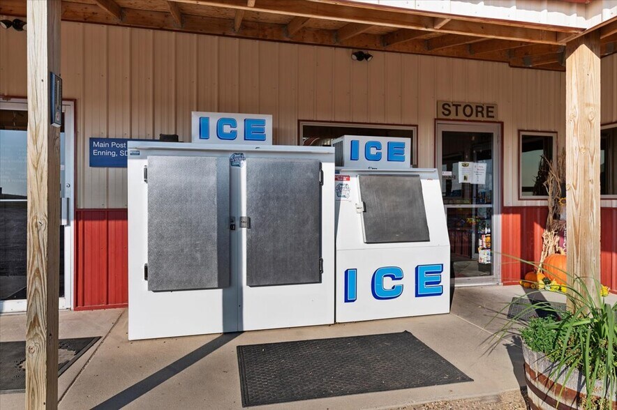 More Photos Of 17500 Hwy 34, Enning Storefront For Sale