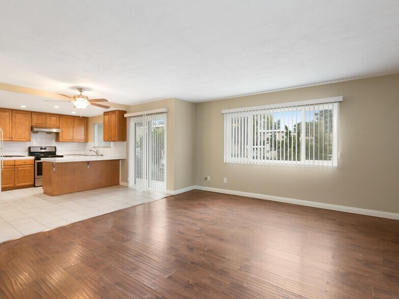More Photos Of 267 Alestar St, Vista Apartments For Sale