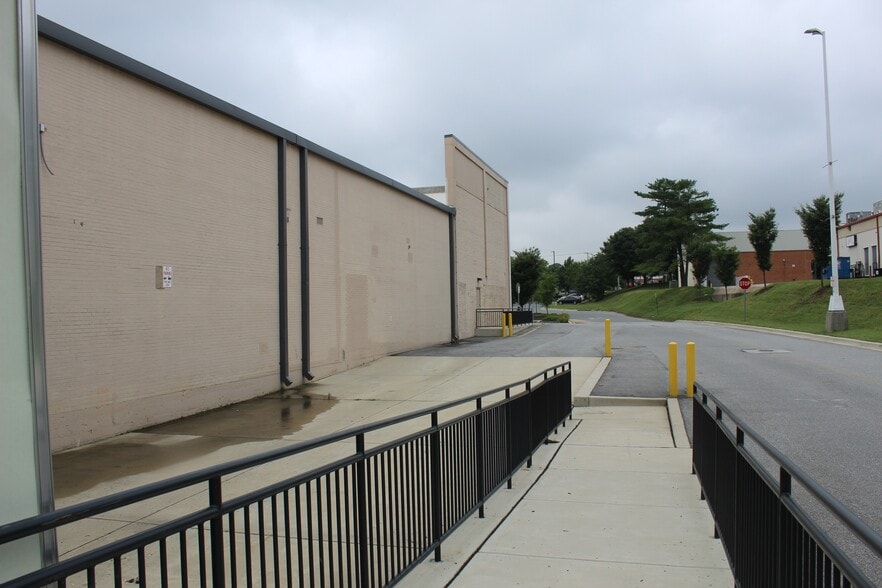 More Photos Of 6711 Ritchie Hwy, Glen Burnie General Retail For Lease