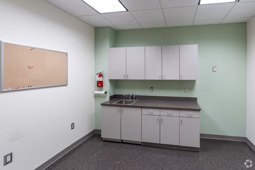 More Photos Of 1516 E Franklin St, Chapel Hill Office For Lease