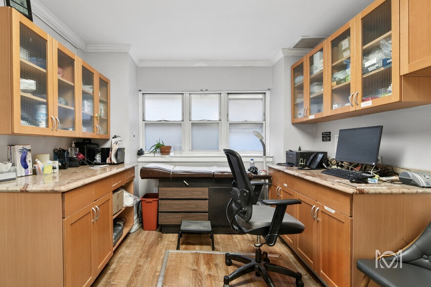 More Photos Of 120 E 36th St, New York Medical For Sale