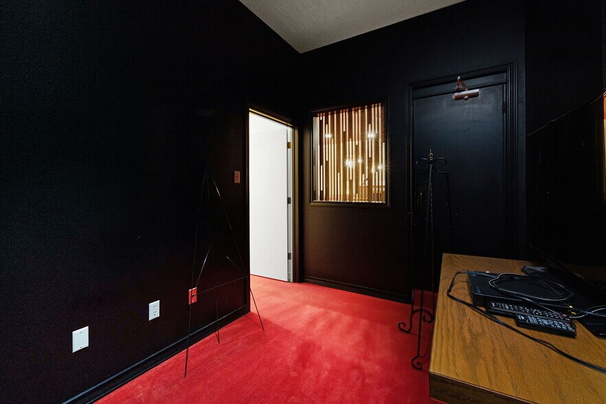 More Photos Of 1071 FM 2673, Canyon Lake Specialty For Sale