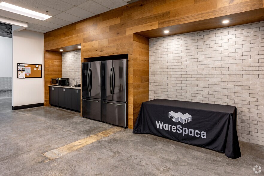 More Photos Of 7500-7540 Golden Triangle Dr, Eden Prairie Warehouse For Lease