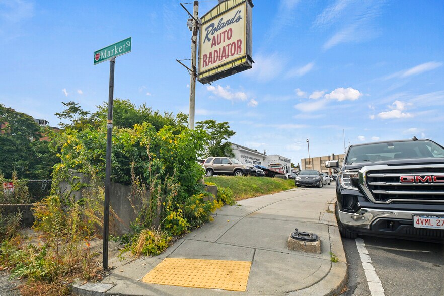 More Photos Of 51 Summer St, Worcester Auto Repair For Sale