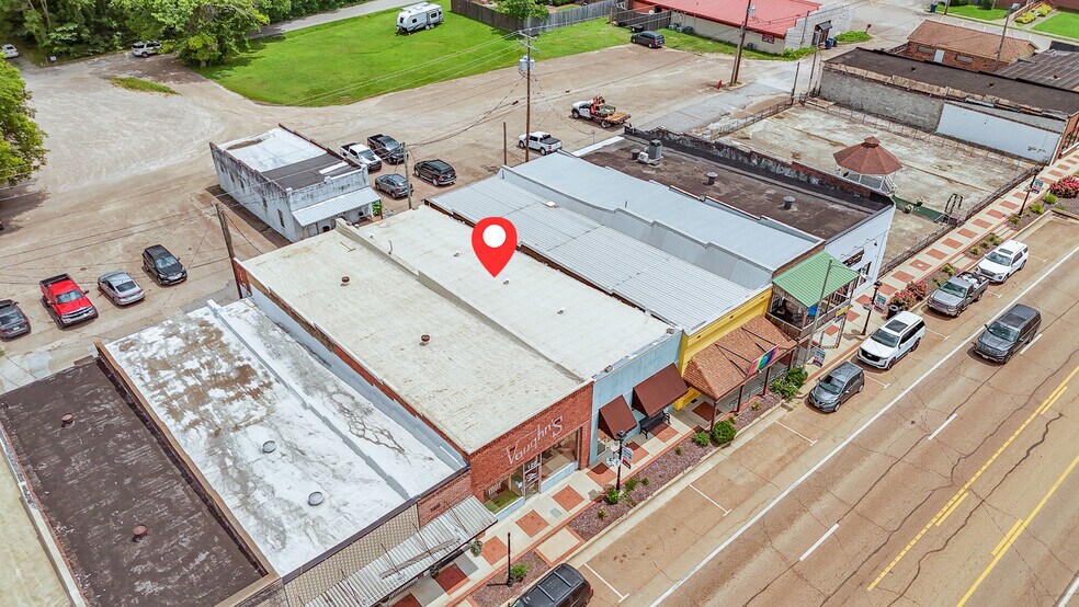 More Photos Of 126 E Main St, Adamsville Storefront For Sale