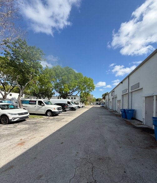 More Photos Of 1775 Blount Rd, Pompano Beach Warehouse For Sale