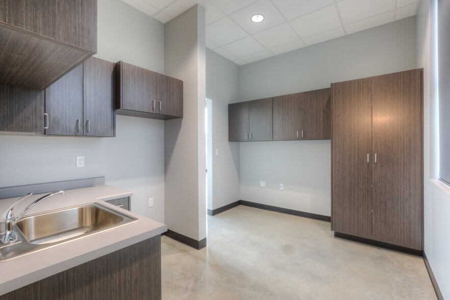 More Photos Of 2455 Beacon St, Chico Office For Sale