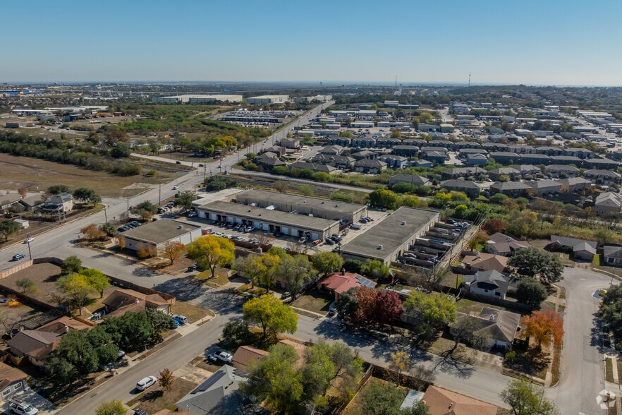 More Photos Of 14309 Toepperwein Rd, San Antonio Warehouse For Lease