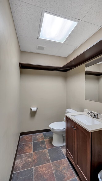 More Photos Of 3751 W 79th St, Chicago Freestanding For Lease