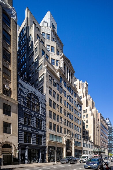 More Photos Of 242 W 30th St, New York Office For Lease