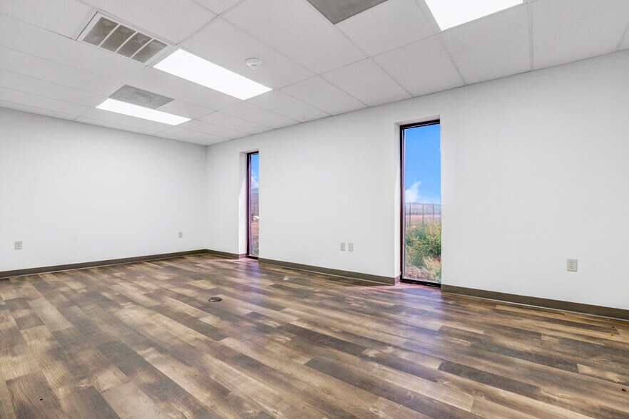 More Photos Of 3908 N Frankford Ave, Lubbock Warehouse For Sale