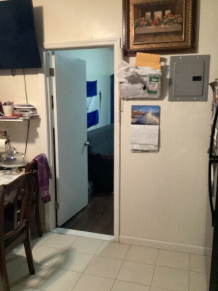 More Photos Of 2513 West St, Union City Apartments For Sale