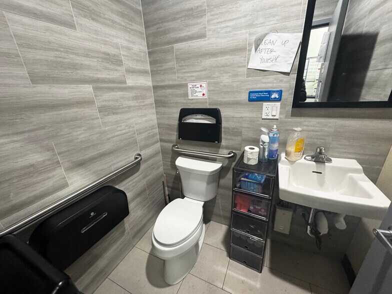 More Photos Of 82 Suydam St, Brooklyn General Retail For Sale