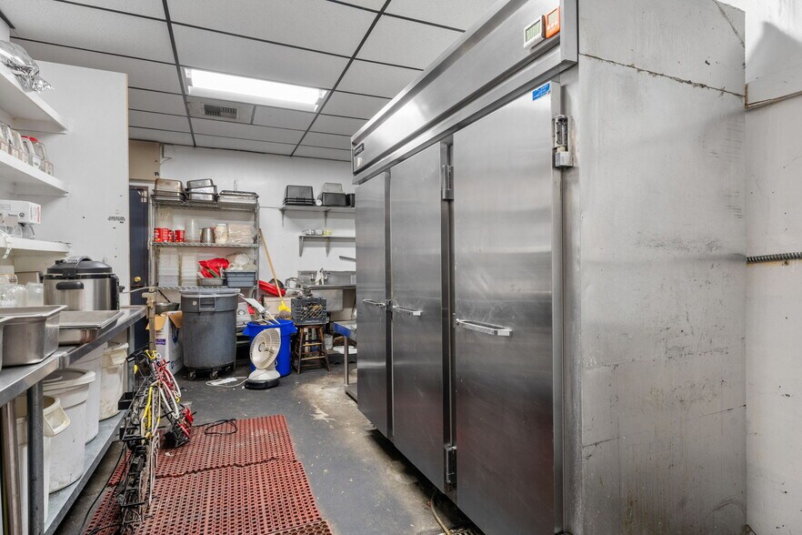 More Photos Of 351 Park Ave N, Renton General Retail For Sale