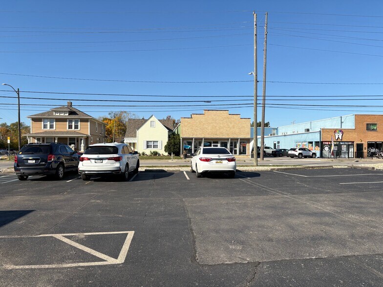 More Photos Of 1415 Shelby St, Indianapolis Office For Sale