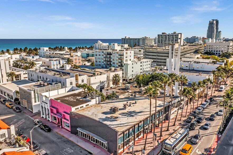 More Photos Of 743-755 Washington Ave, Miami Beach Bar For Lease