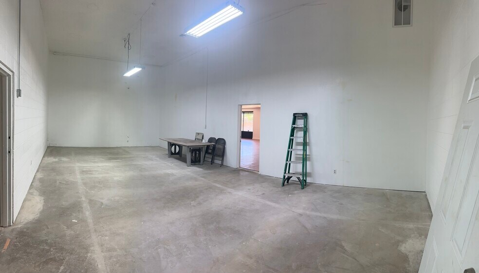 More Photos Of 229 S Olive Ave, Rialto Warehouse For Sale