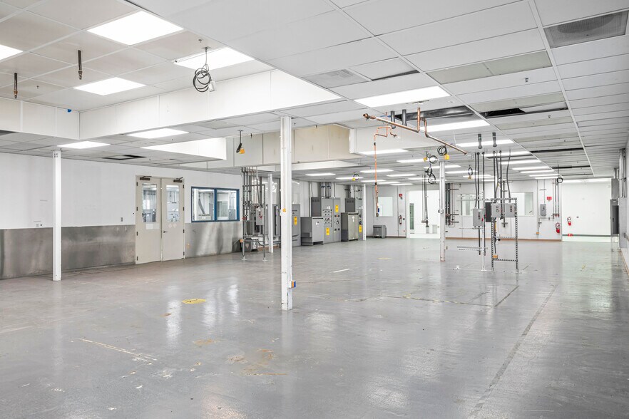 More Photos Of 195 S Milpitas Blvd, Milpitas Research And Development For Lease