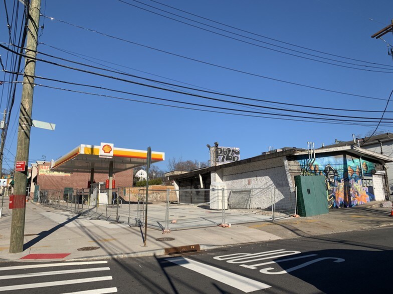 More Photos Of 1212 Victory Blvd, Staten Island Convenience Store For Lease