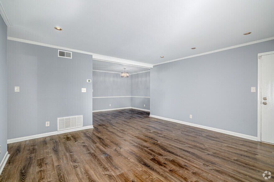 More Photos Of 3057 Pharr Court North Ct NW, Atlanta Apartments For Sale