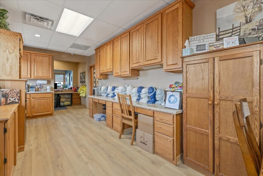 More Photos Of 4100-4140 Laramie St, Cheyenne Medical For Sale