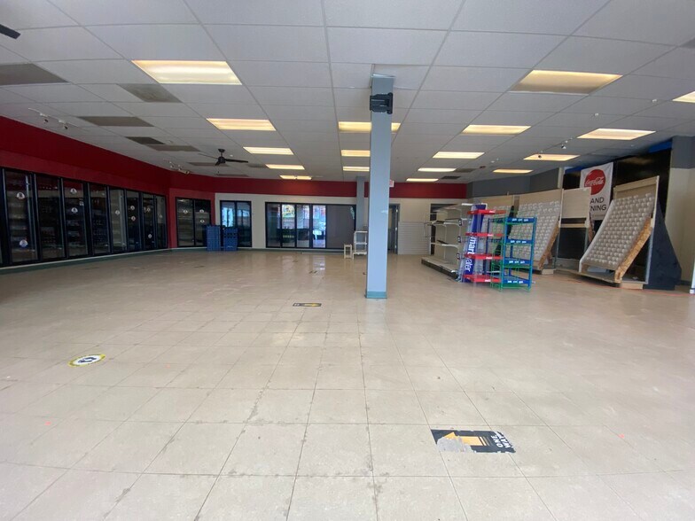 More Photos Of 160 Main St, Spencer Convenience Store For Lease