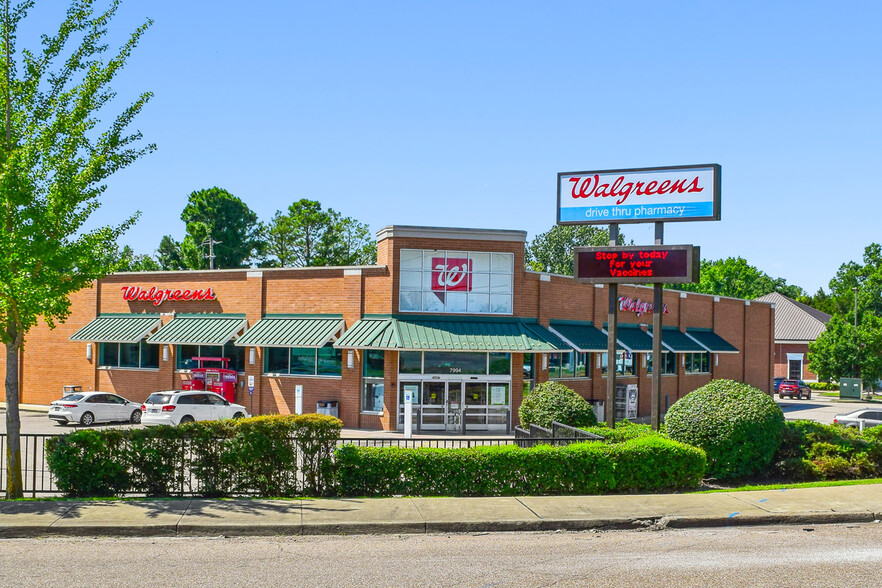 Primary Photo Of 7994 US Highway 51 North, Millington Drugstore For Sale